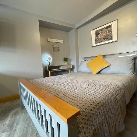 Westend Holiday Let 1 Brecon Eksteriør billede